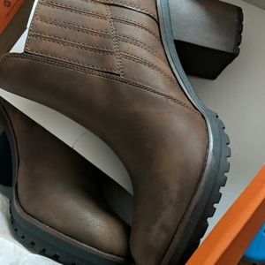 Rocket Dog 7.5 Raegan Graham booties brown ankle